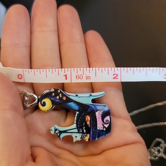 NIGHTMARE BEFORE CHRISTMAS NECKLACE - Picture 4 of 8